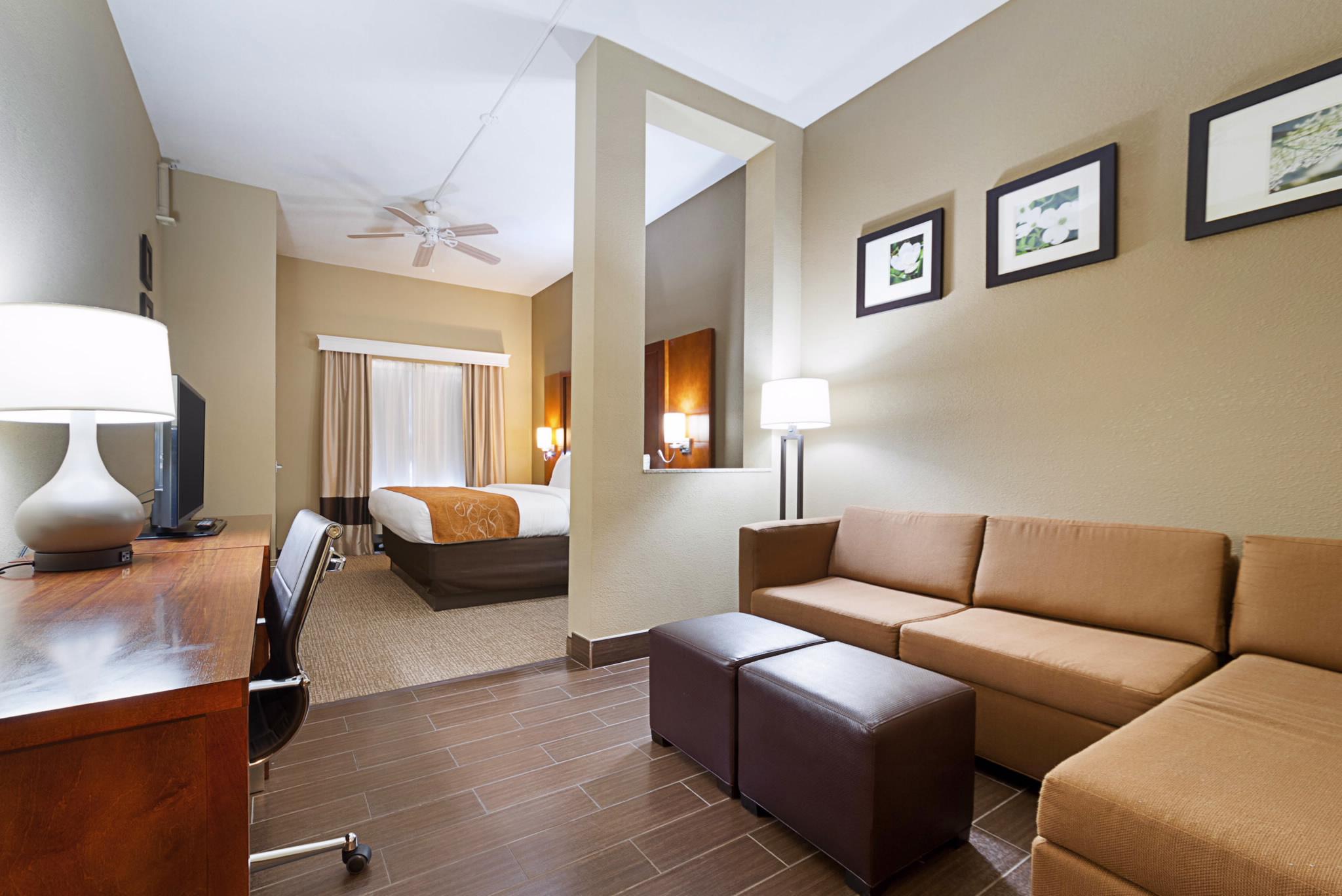 Comfort Suites Batesville Exterior photo